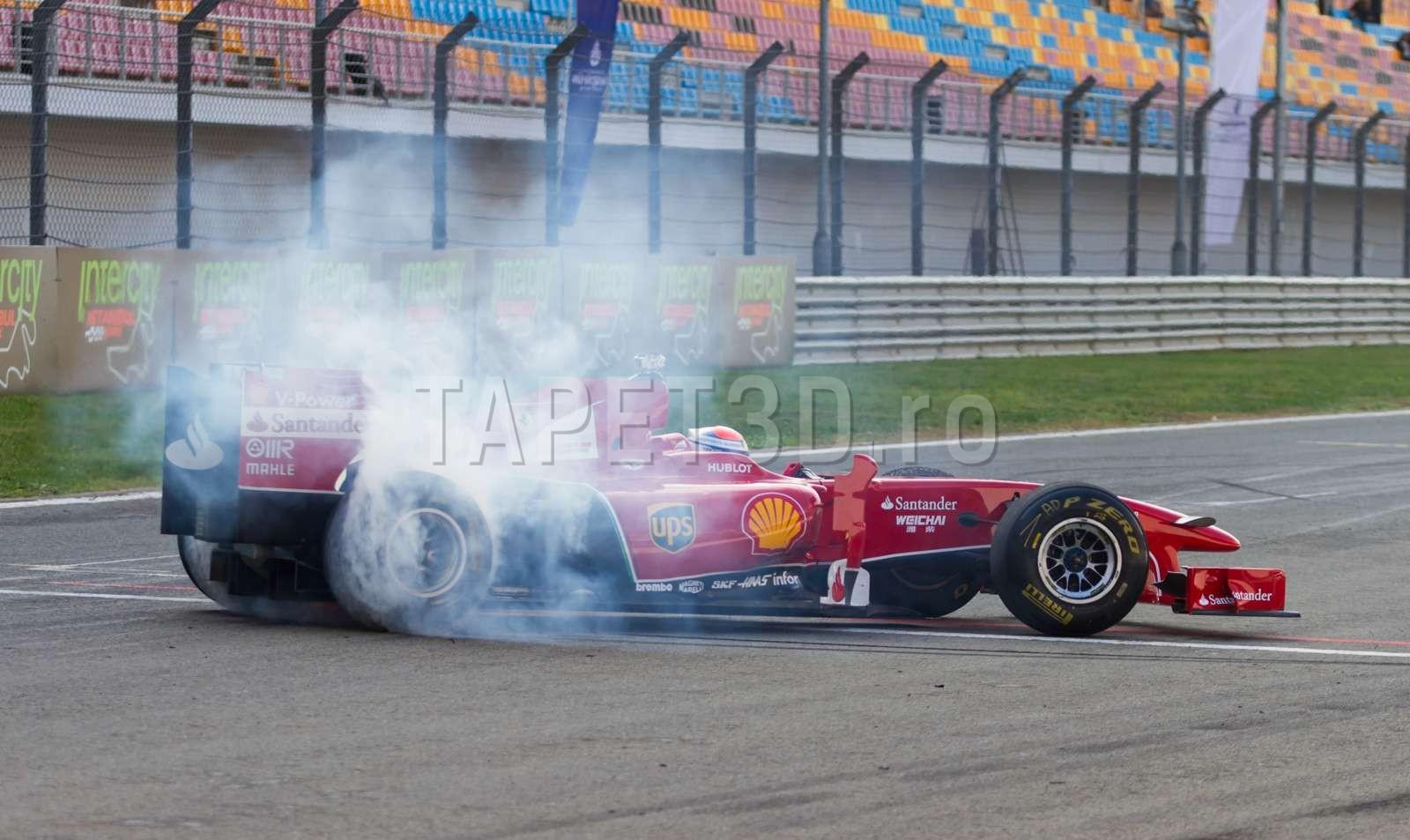 Mașină de formula 1 - drift